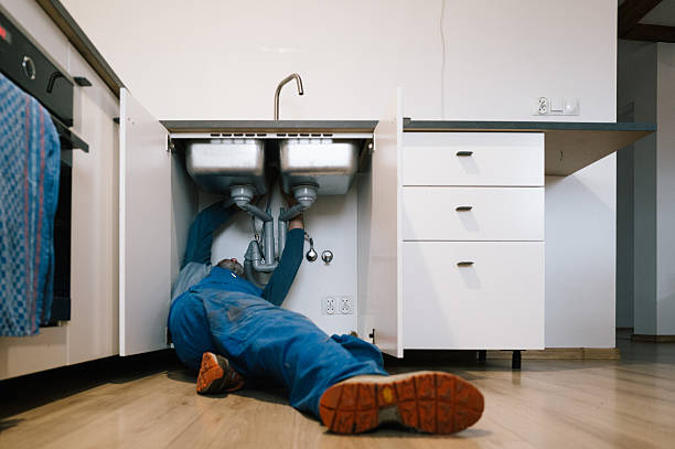 Professional Leak Detection technician working in Sprakers, NY